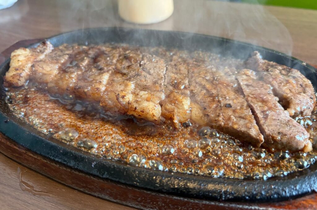 鹿追町産牛肉のステーキ
